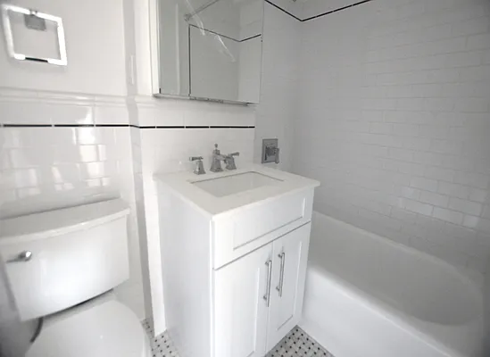 Rented by Manhattan Realty Group | media 5