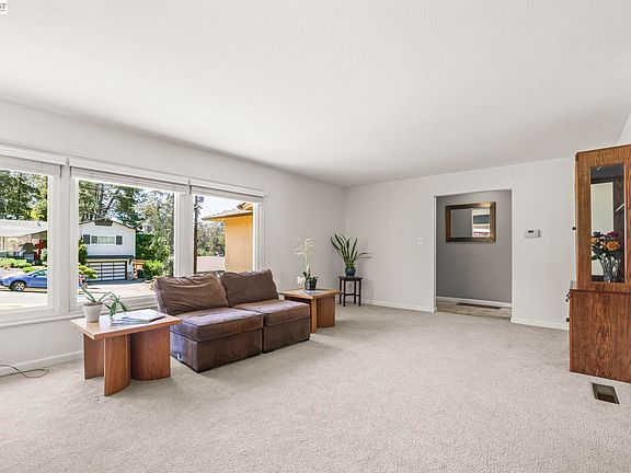 4th image of 4815 Shetland Ave
