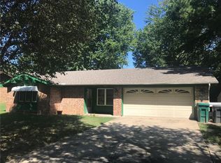 803 S 19th St, Rogers, AR 72758