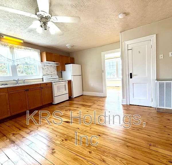 3413 Thomas Jefferson Rd — Photo 2