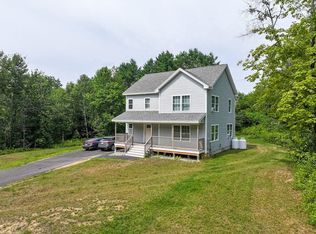 8 Chase Ln, Lewiston, ME 04240