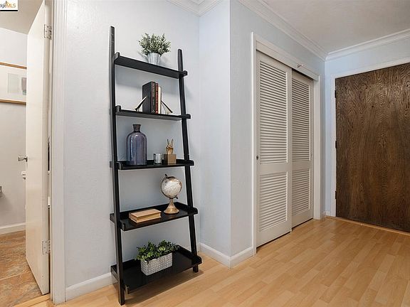 5th image of 407 Orange St APT 201