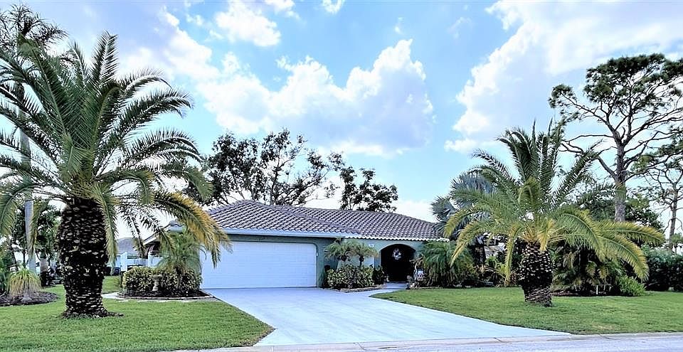 1st image of 306 OAKWOOD DRIVE S