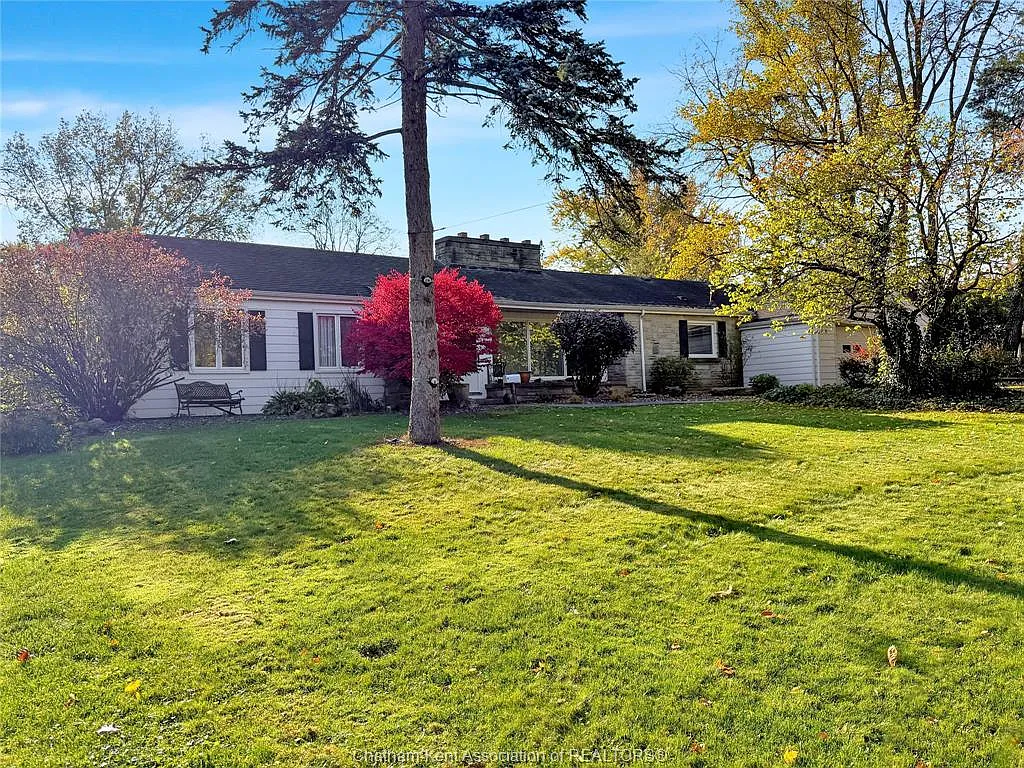 4 bed, 2.5 bath, $2,800 — Photo 2
