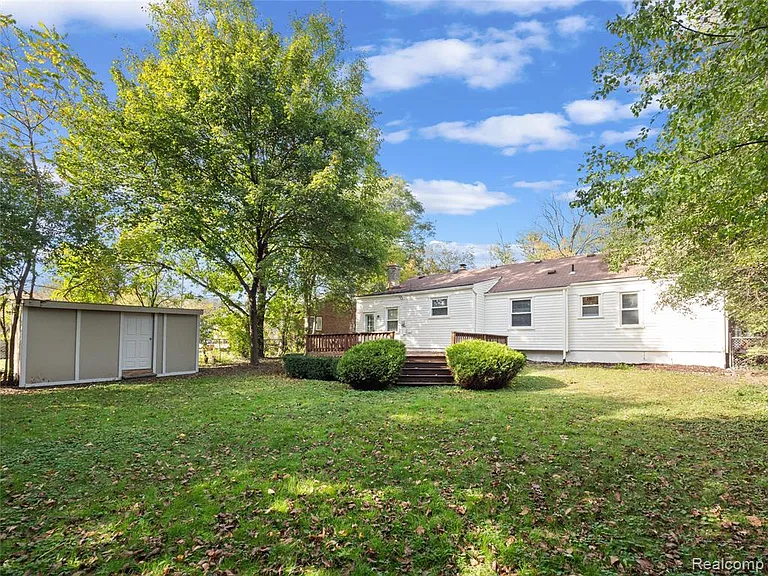 2046 Yorkshire Rd — Photo 41