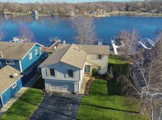 808 S Riverside Dr, McHenry, IL 60050