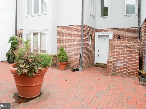 3 S Rockland Falls Rd, Rockland, DE 19732