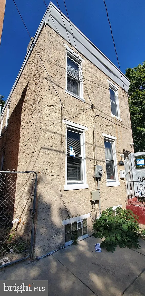 781 Mount Vernon St photo 1