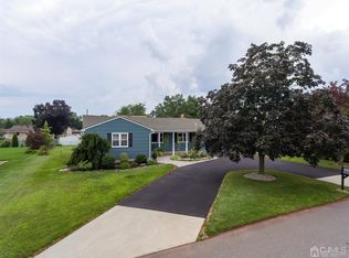 1382 Sioux Rd, North Brunswick, NJ 08902