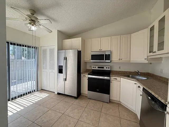 1028 Green Pine Blvd #D — Photo 23