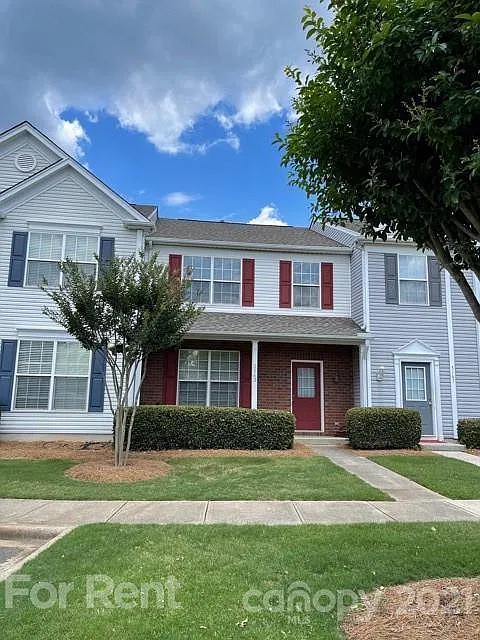 3 bed, 1320 sqft, $1,850 — Photo 1