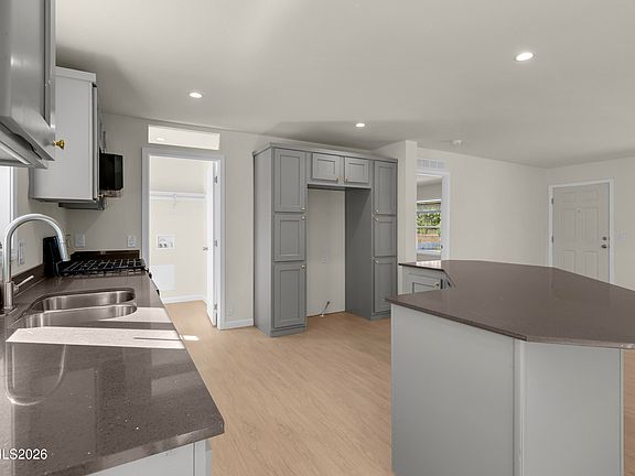 4th image of 17840 Blackbird Dr