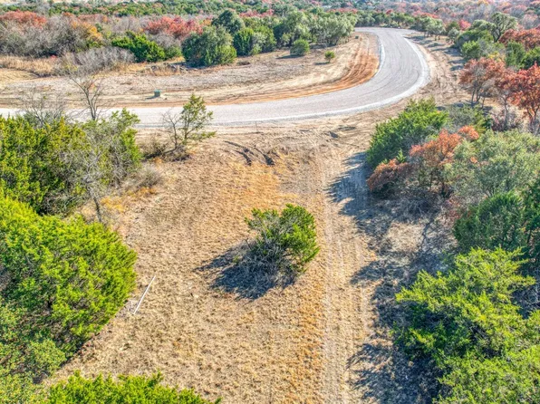 104 W Stagecoach Trl, Weatherford, TX 76087