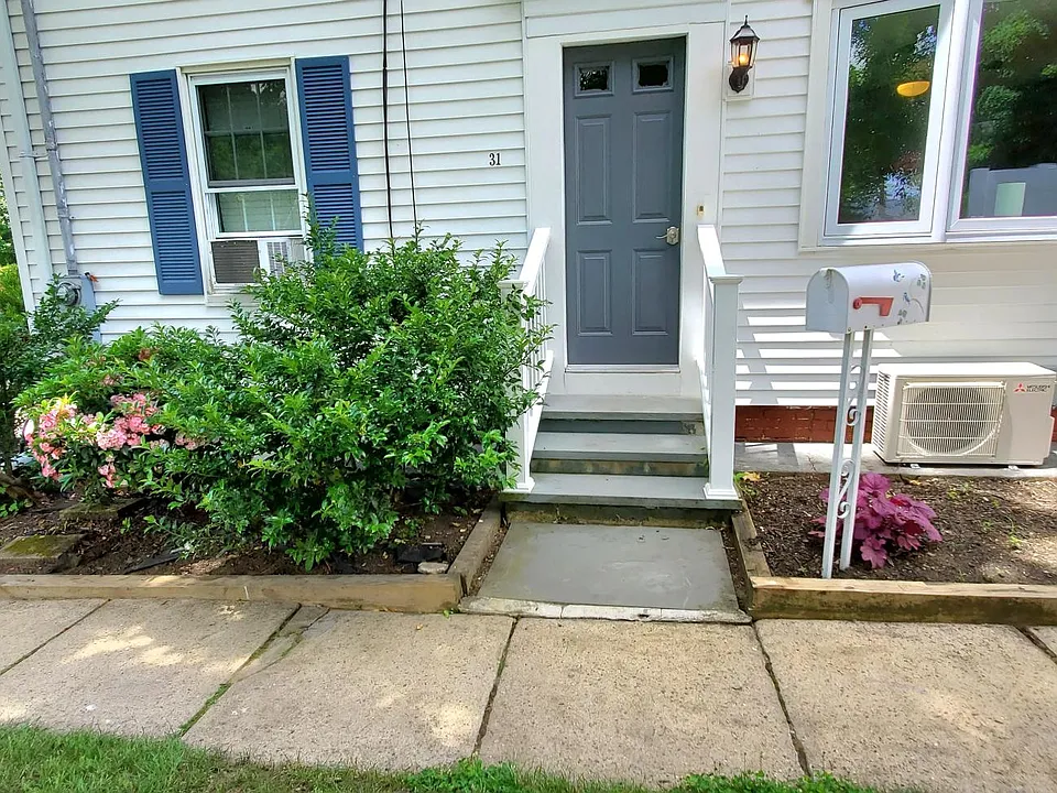 31 Thompson St #31