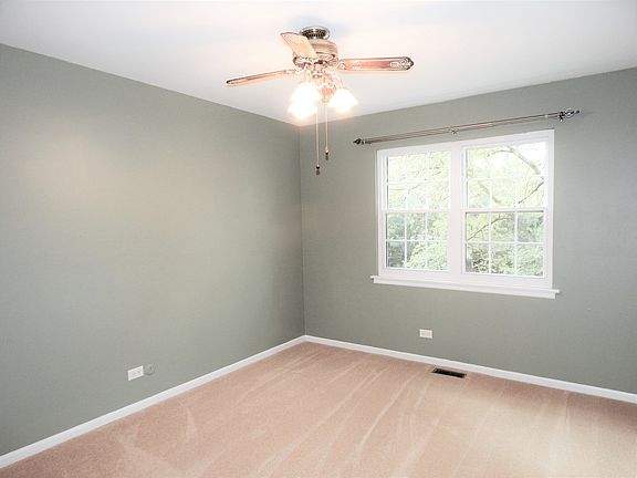 5th image of 214 Redwood Ct