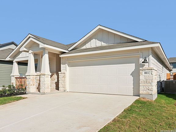 2nd image of 811 Shatterhand Blvd