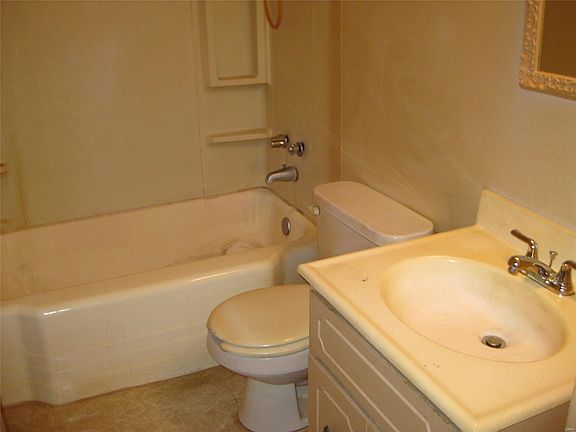 4th image of 8614 Shoss Ave