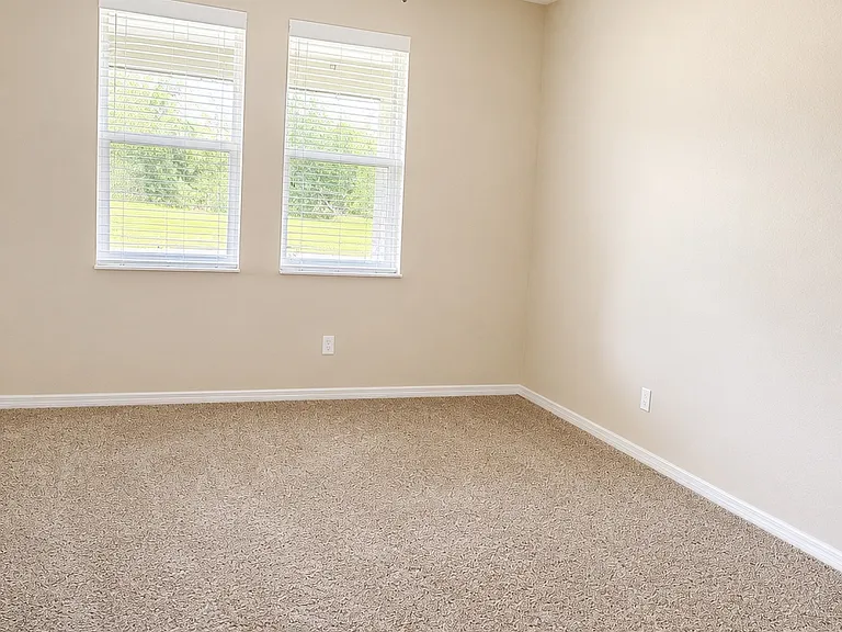 1907 Castleton Dr — Photo 14