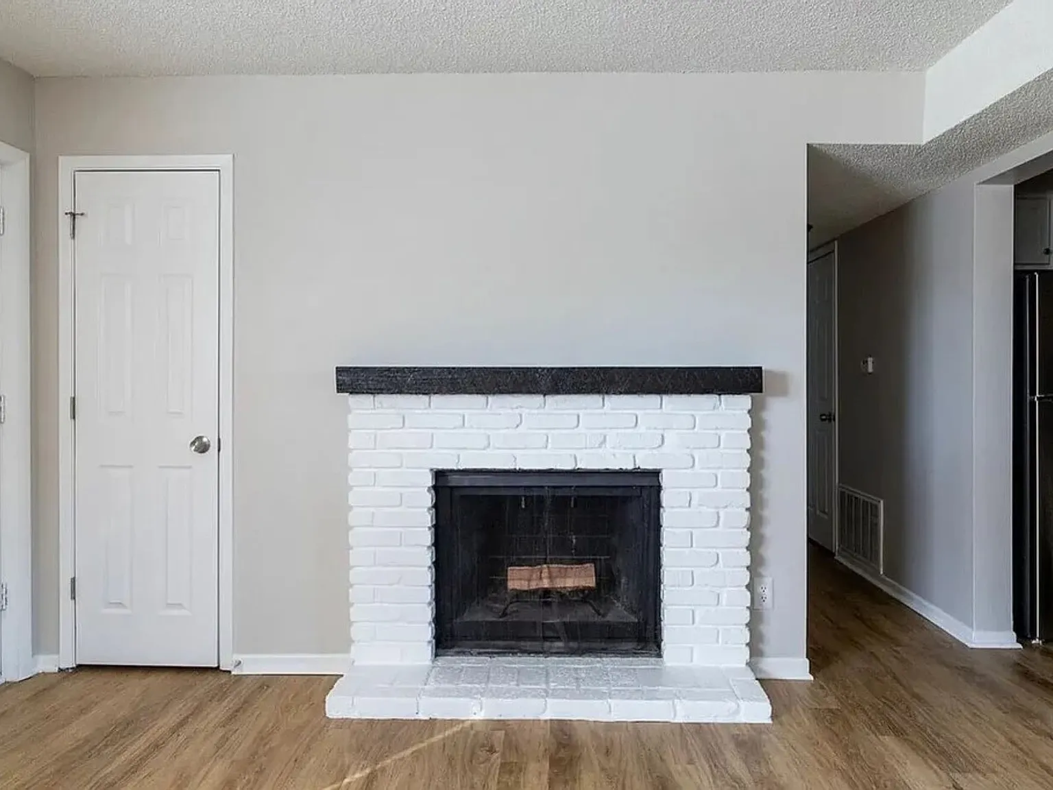 Hillsdale Apartments — Photo 1