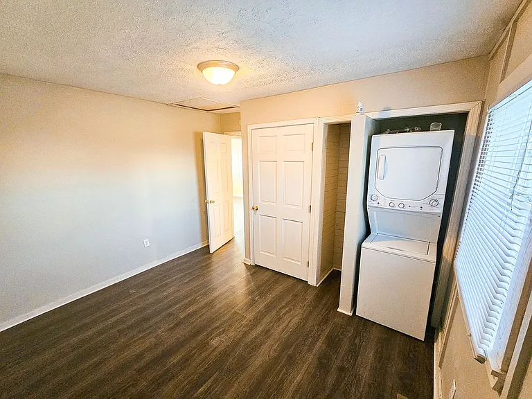 2844 - 2846 Dr Andrew J Brown Ave — Photo 11