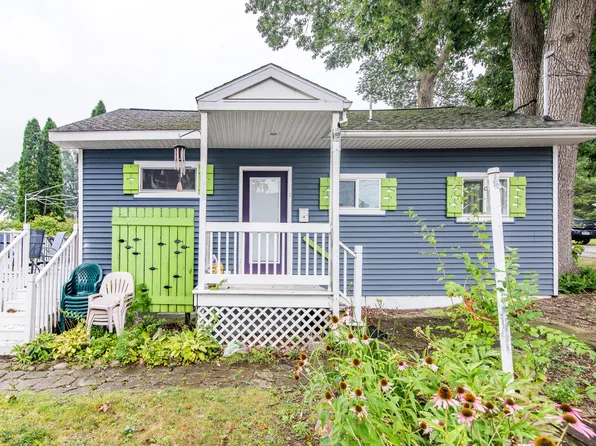 2020 Lakeview Dr, Brooklyn, MI 49230