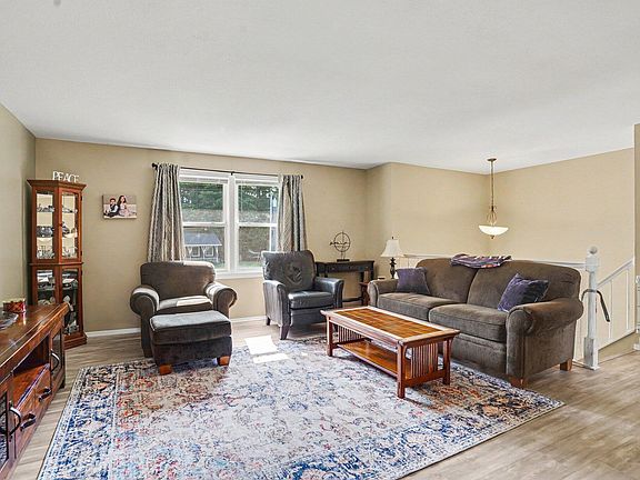 5th image of 4883 Stanwood St