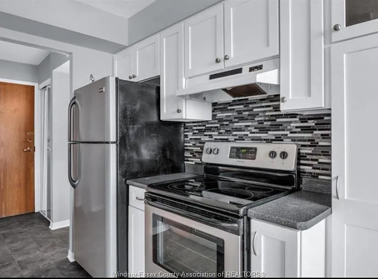 150 Park St W #1808 — Photo 5