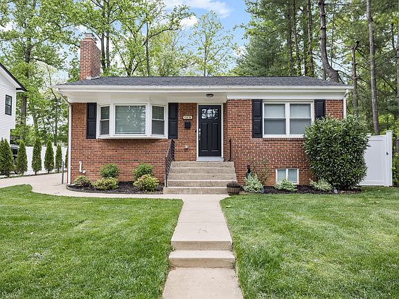 2nd image of 10838 Warwick Ave