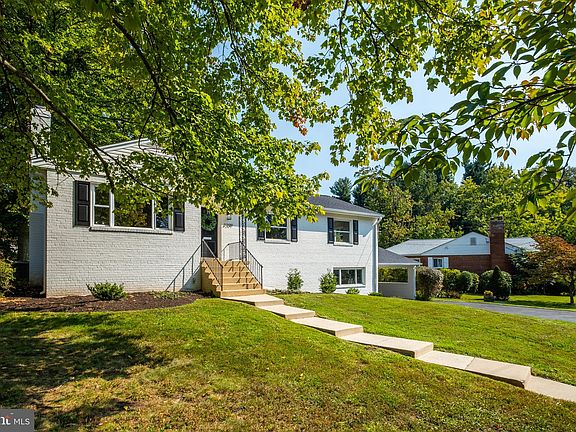 2nd image of 3209 Patrick Henry Dr