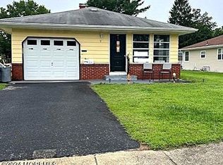 11 Martinique Dr, Toms River, NJ 08757