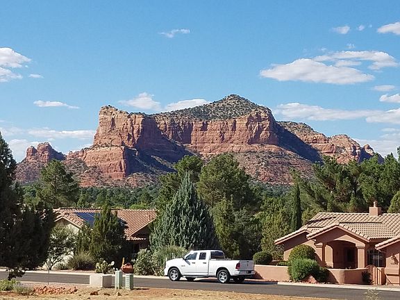 2nd image of 235 Sin Salida