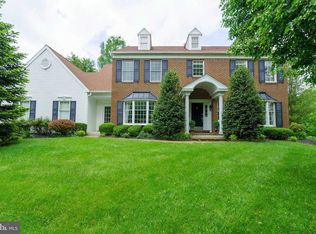 740 Heatherstone Dr, Berwyn, PA 19312