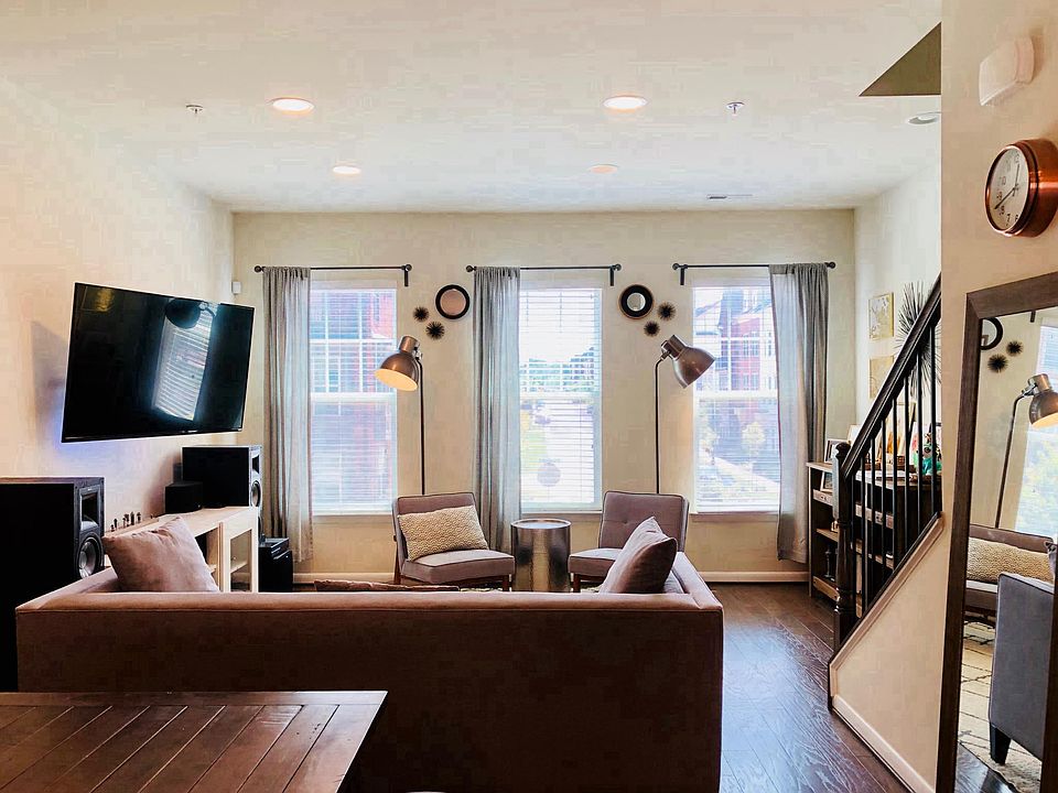 Third Floor Living Room
