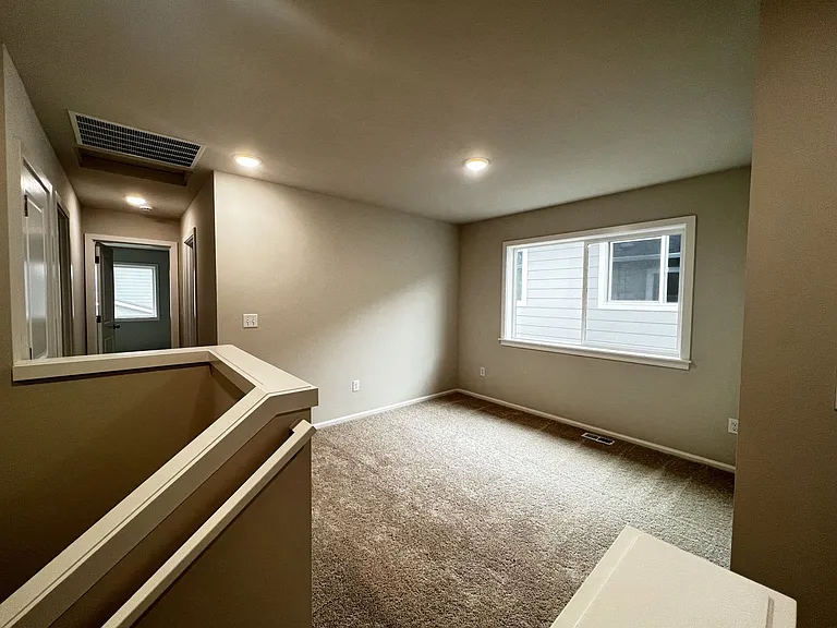 2712 Mayes Rd SE — Photo 3