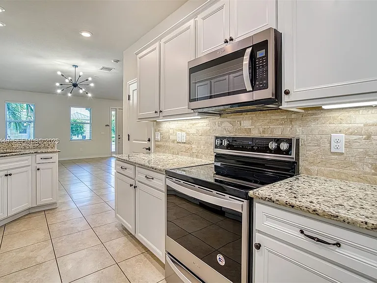 5060 Eucalyptus Dr #2 — Photo 2