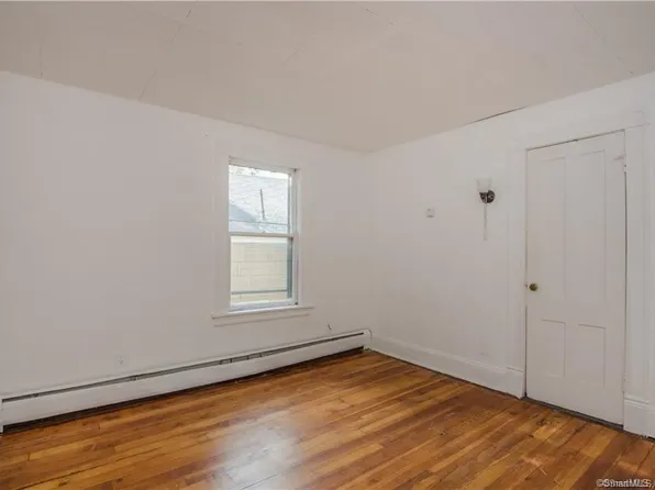 11 E Lawlor St, New Britain, CT 06051