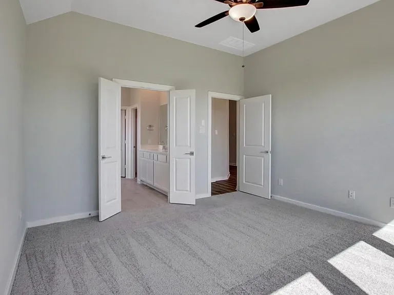 7518 Coral Lake Dr — Photo 10