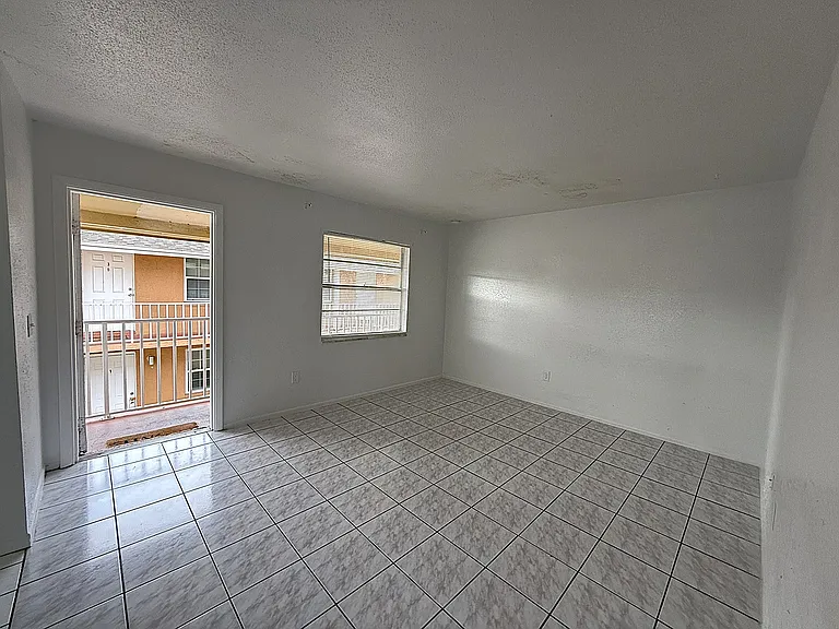 720 Michigan Ct #4 — Photo 4