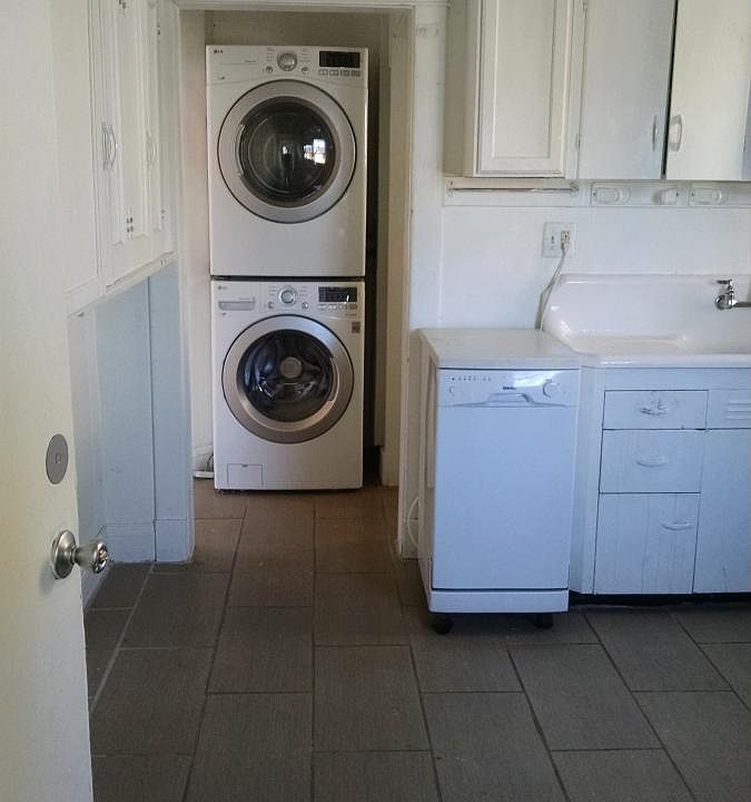 Stackable washer and dryer