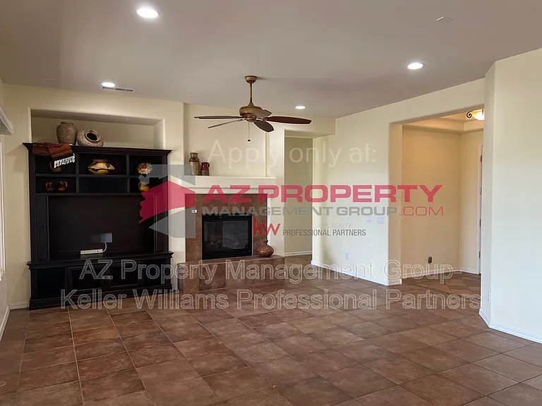 20540 N 268th Dr — Photo 8