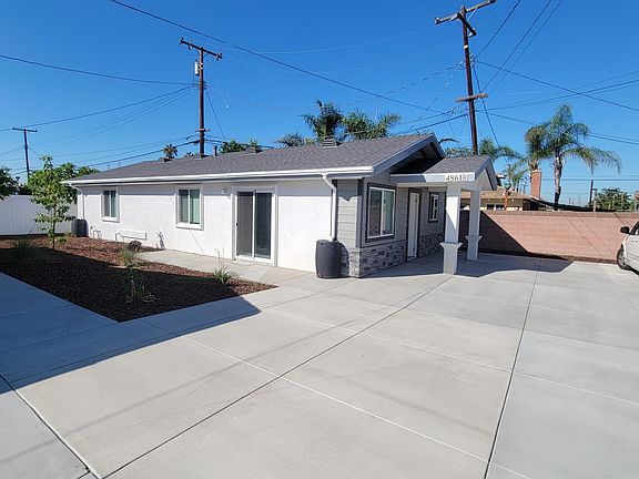 House with 2 parking in front