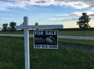 43W449 Prairie Valley Dr, Saint Charles, IL 60175