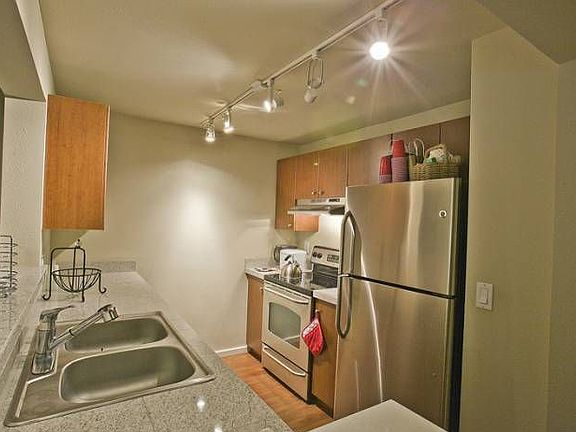 Light and Bright Kitchen