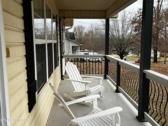 2nd image of 630 Emerald Ave
