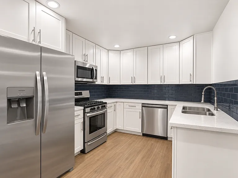 1005 E Mariposa St — Photo 9