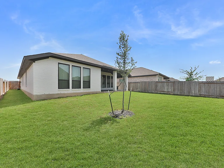 1829 Gyst Rd — Photo 35