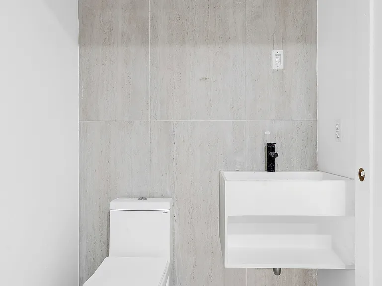 286 Covert St #1B — Photo 10