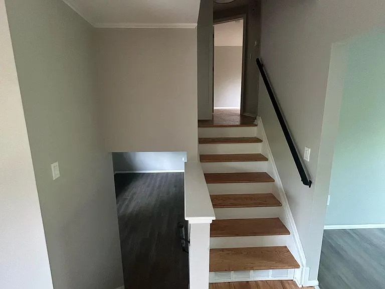 2930 Marshall St — Photo 8
