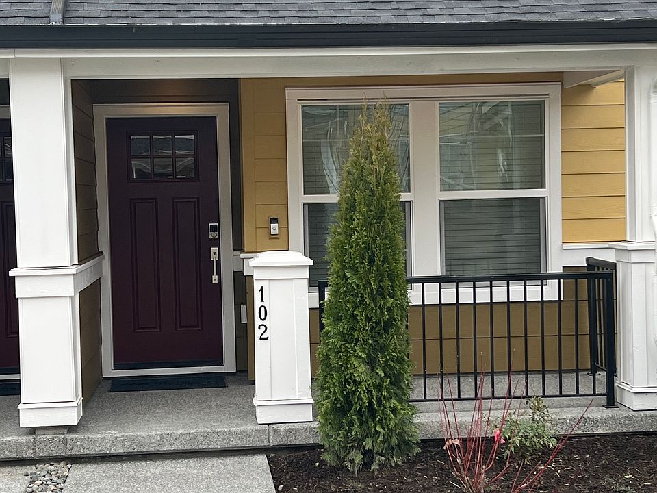 1st image of 19256 NE 69th Cir #102