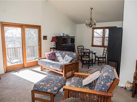 5th image of 12 Brewster Woods Dr